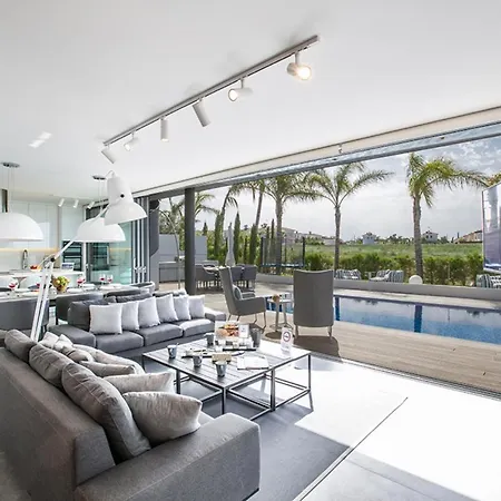 Your Dream Holiday With Private Pool In Protaras Most Exclusive Neighbourhood 1330 빌라 파라림니